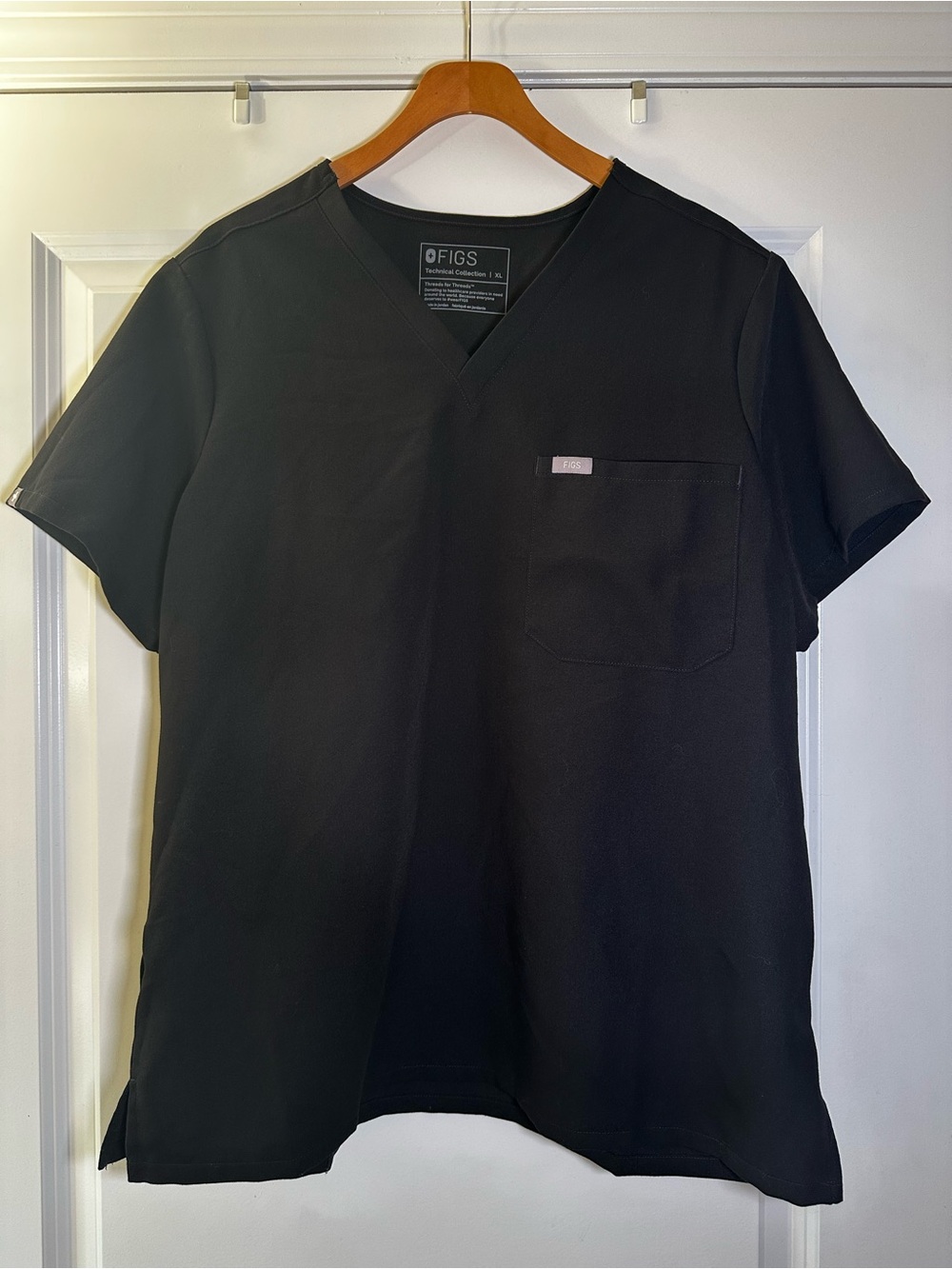 FIGS Catarina One-Pocket Scrub Top